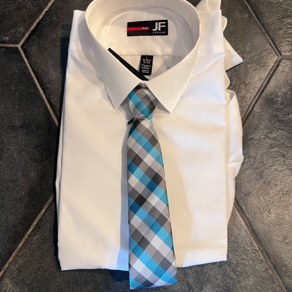 JF j.ferrar Classic White Dress Shirt with Blue Tie - New - Large (16.5 / 32/33)